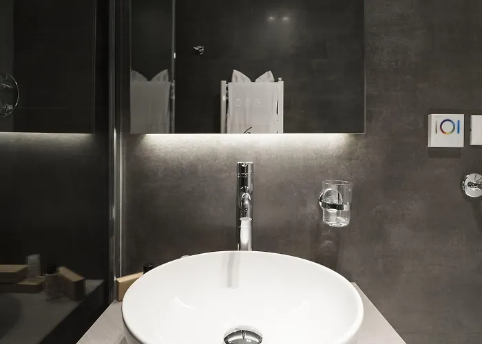 Savoia 4* Roma